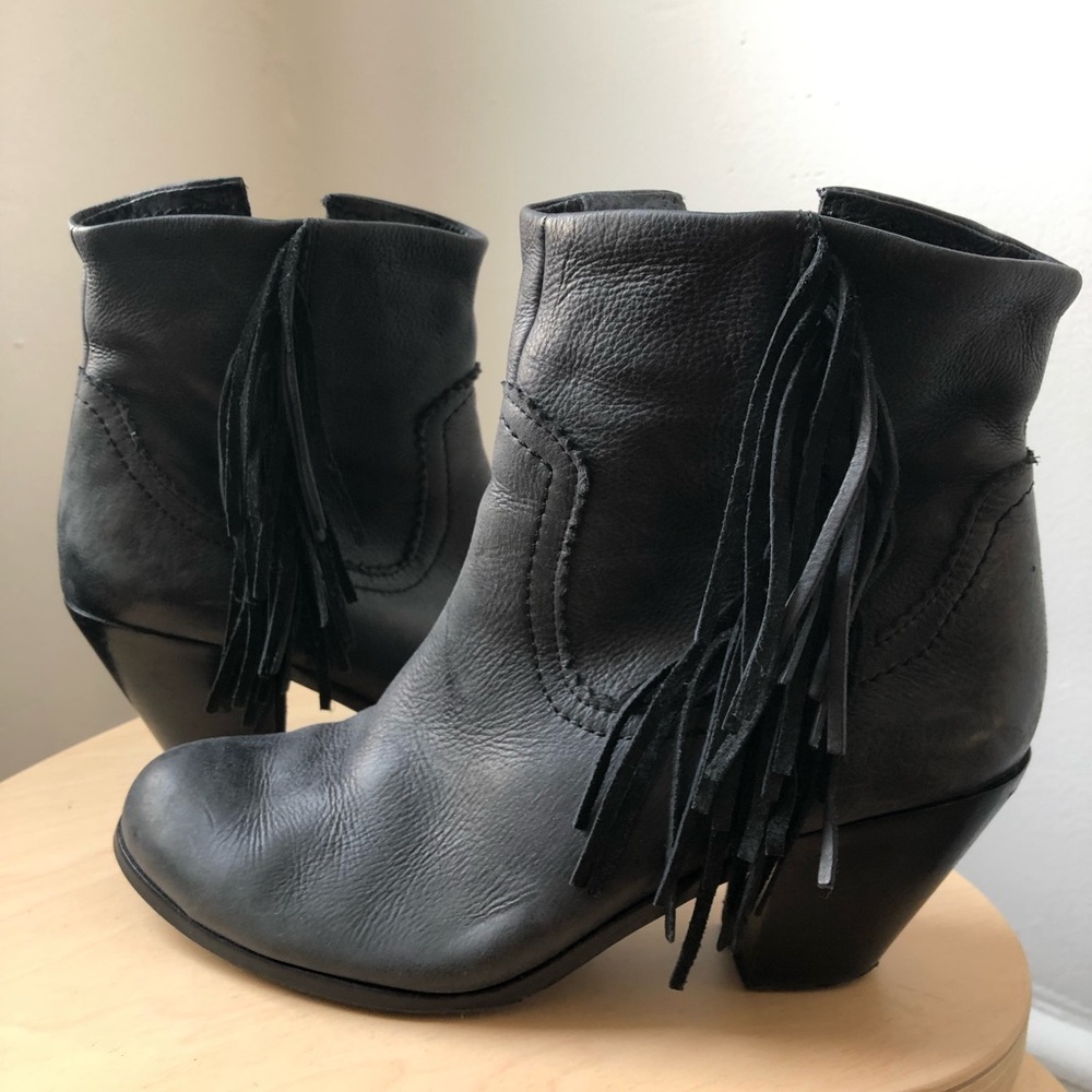 Sam Edelman “LOUIE” Leather Fringe Bootie Sz 8.5